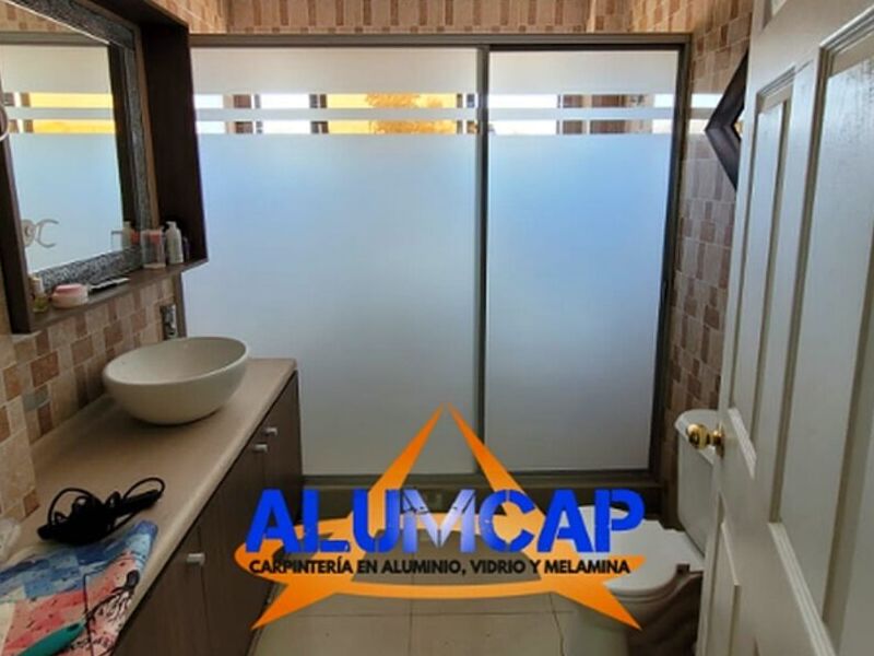 Shower Door, Arica