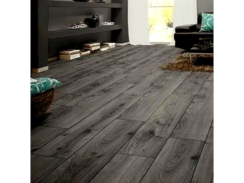 Piso laminado color negro 