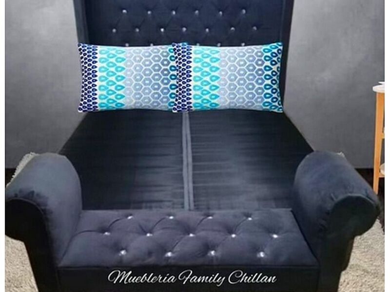 Cama capitoné color negro CHILLÁN