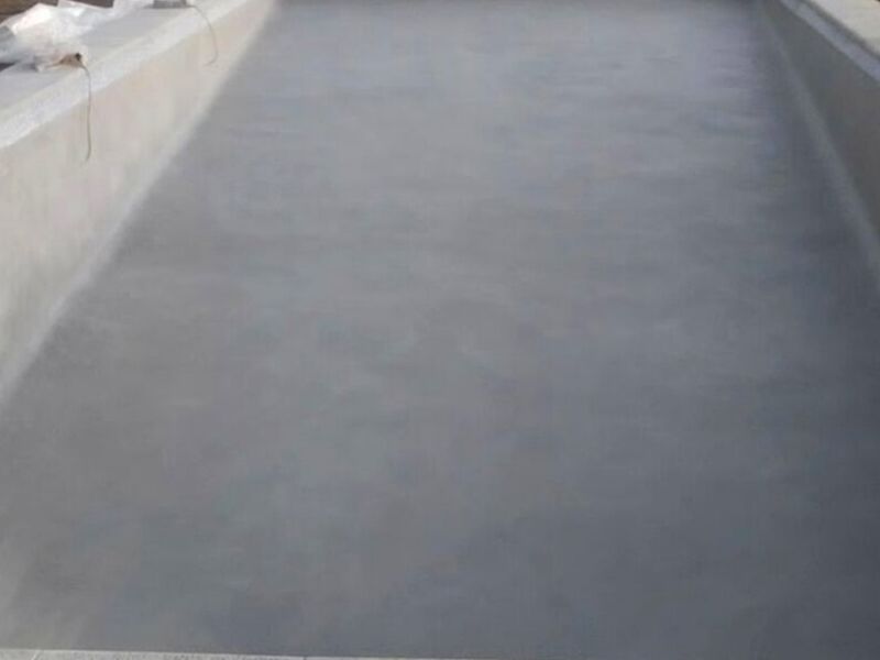Piscina gris Chile