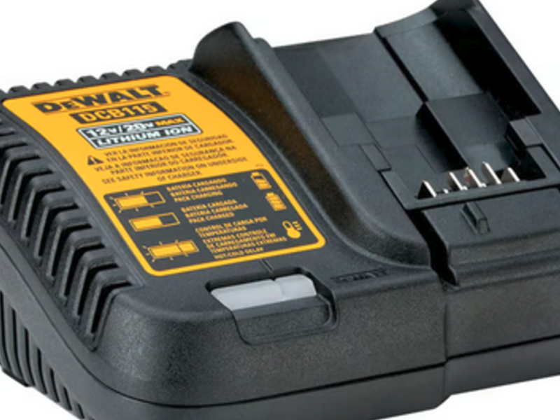 Cargador  batería 12/20 V PUNTA ARENAS