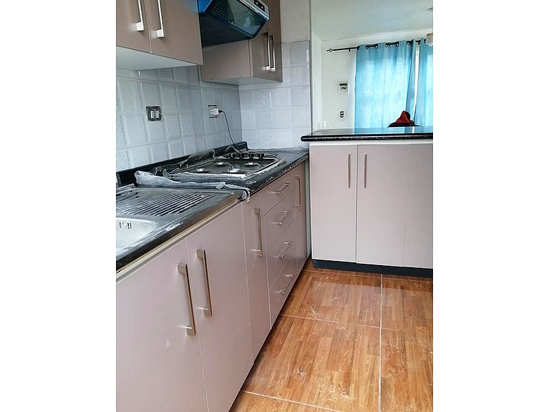 Mueble Cocina Puertas Tono Suave LOS ANDES