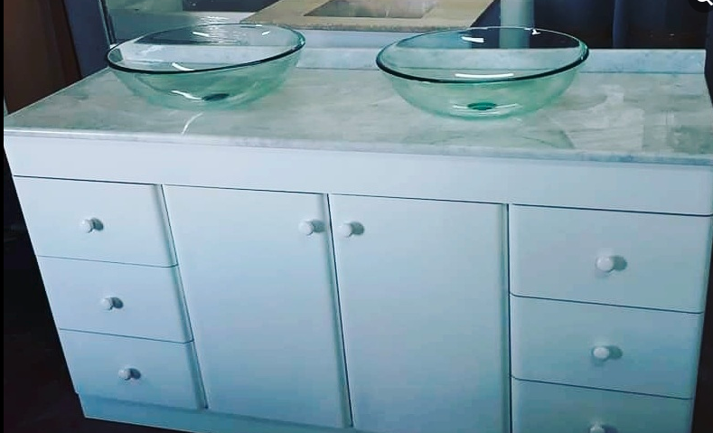 Mueble baño cubierta mármol  PUERTO AISEN