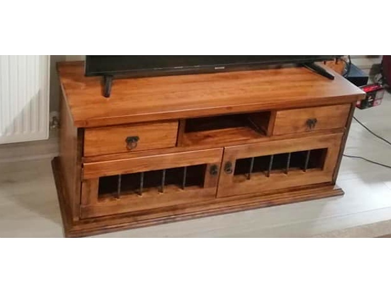 Mueble TV Madera Pino CONCEPCION