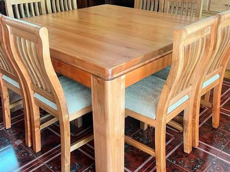 Comedor cuadrado Chile