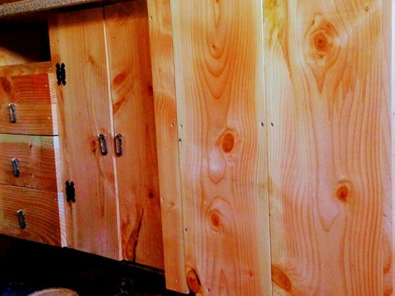 Mueble madera cubierta posformado COYHAIQUE
