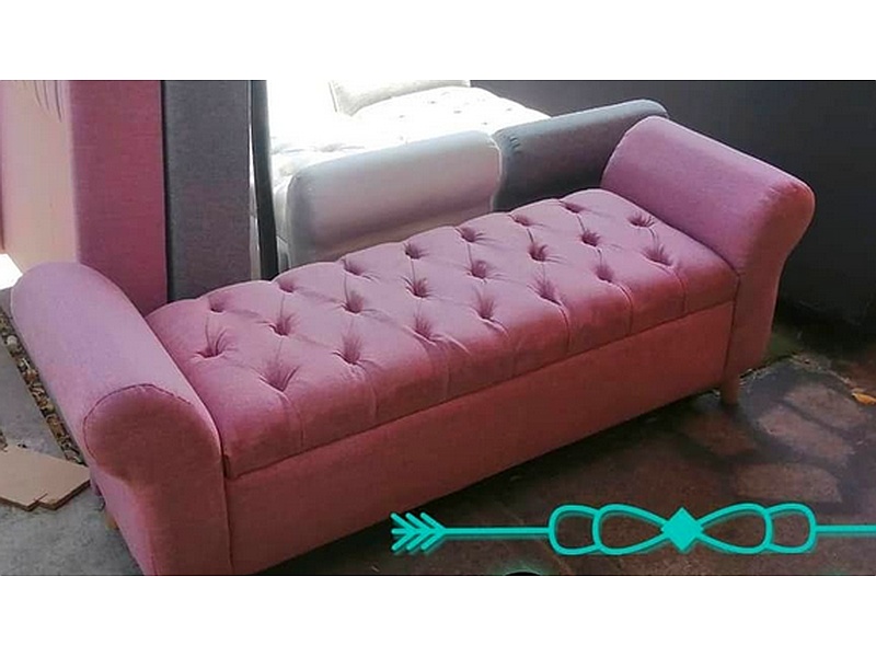 Banqueta Baúl Capitoné Color Rosa SANTIAGO