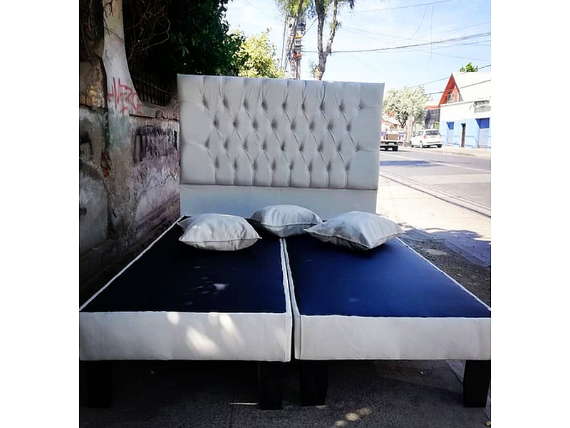 Respaldo - Base Cama Capitoné Blanco SANTIAGO