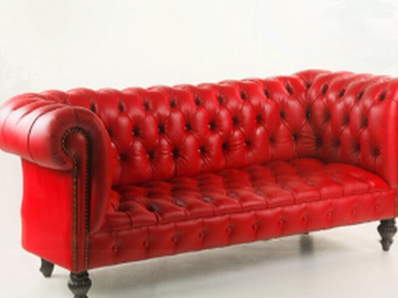Sofa de cuero rojo