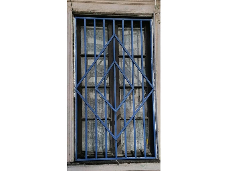 Puerta metálica Chile