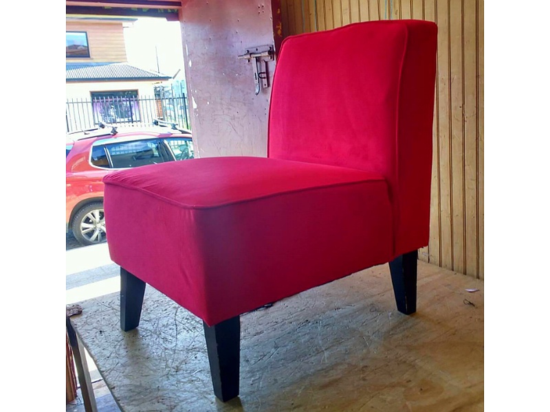 sillón rojo nórdico Valdivia