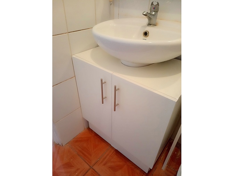 mueble sencillo baño Valparaiso
