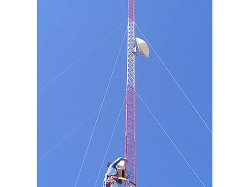 Instalación torres monitoreo eólico Calma
