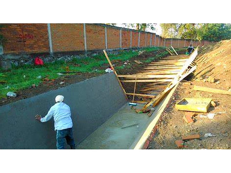 Construcción de muros y canales, Chile