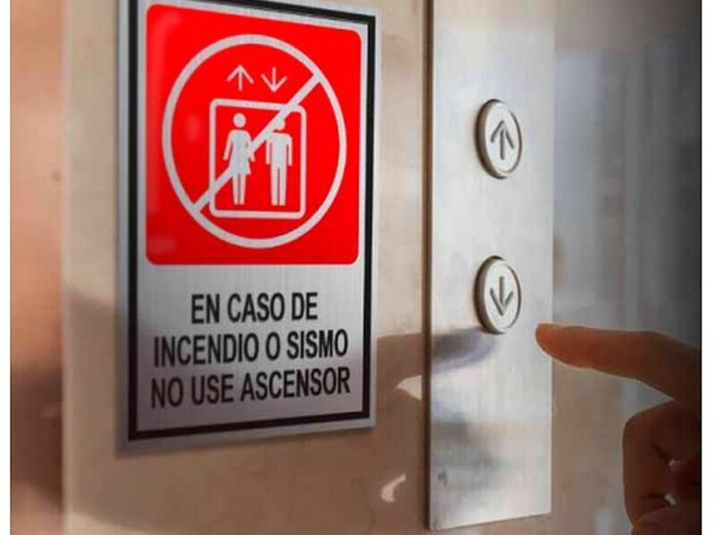 Señalética no ascensor Chile 