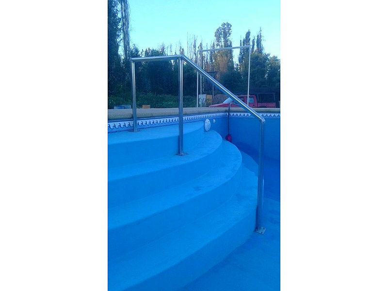 Pasamanos para piscina Chile