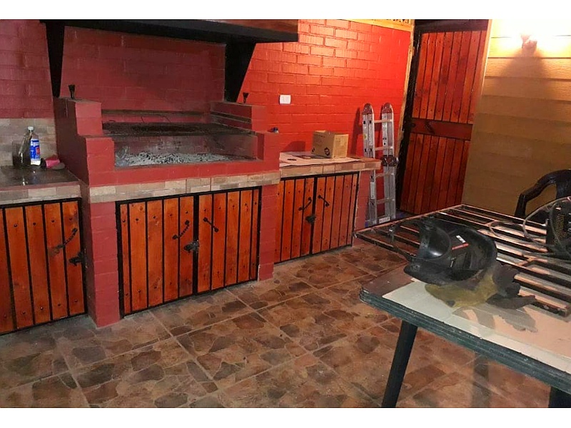 Quincho, campana y puertas Chile