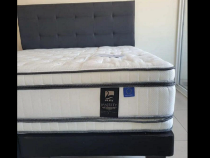 Cama europea negra