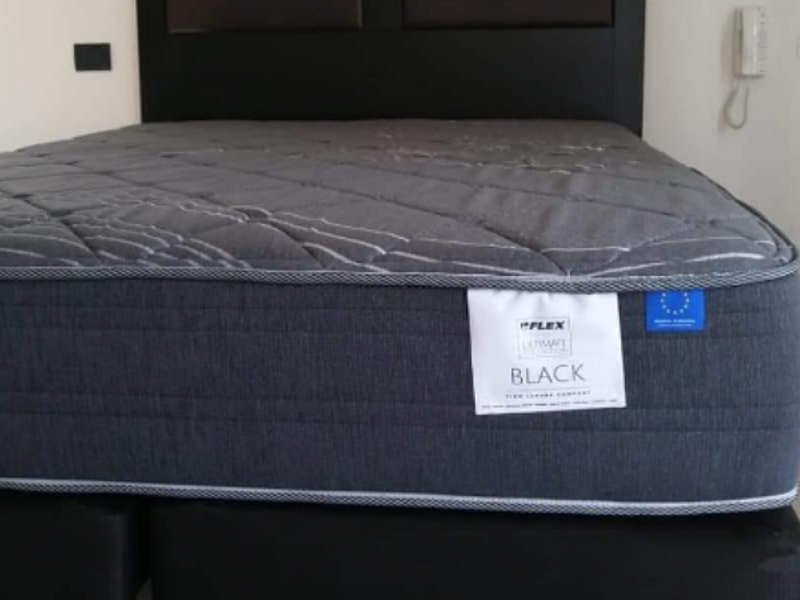 Cama europea negro mate