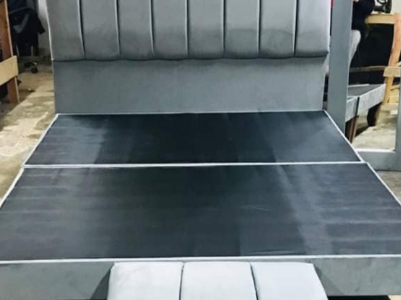 Cama europea gris claro