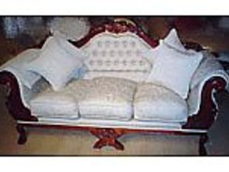 SOFA NORMANDO TALLADO ROSAS BLANCO