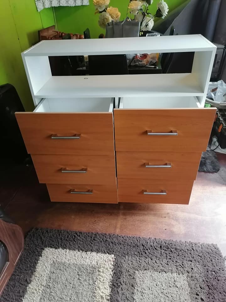 Mueble de dormitorio con cajonera Chile