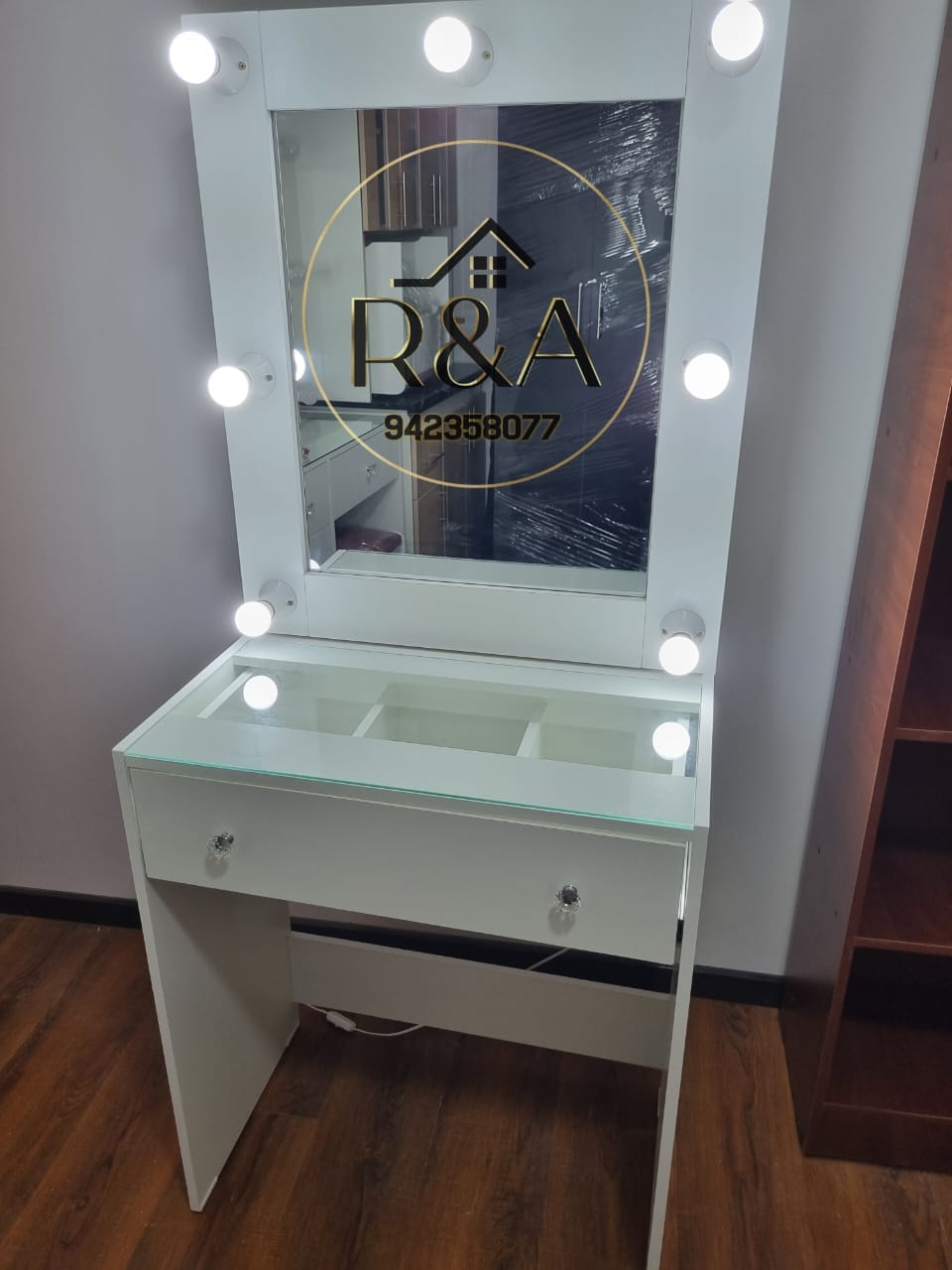 Mesa tipo tocador con vidrio Chile