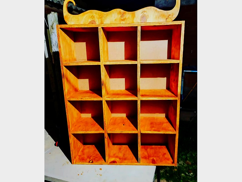 estante libreria madera cafe chile