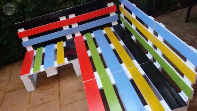 Silla en L de exterior de madera Chile