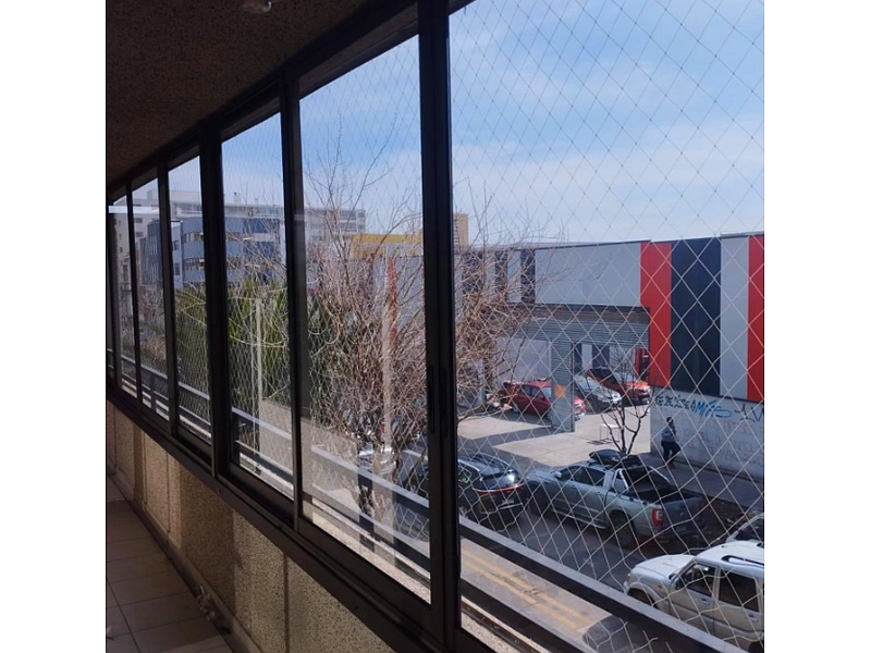 Ventana de PVC Negra Chile