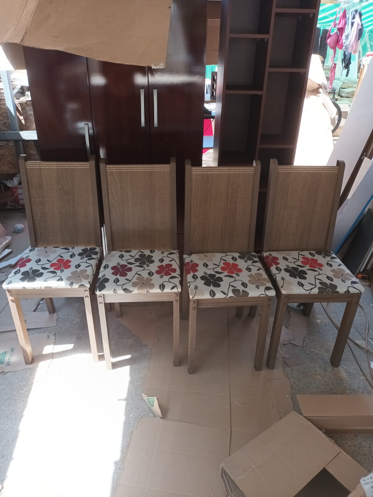 Sillas de comedor clasicas tapizadas Chile