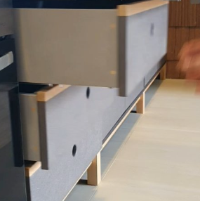 Cajonera de madera con tiradores de metal Chile