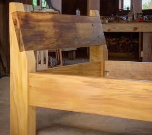 Cama de madera con compartimentos modulares Chile