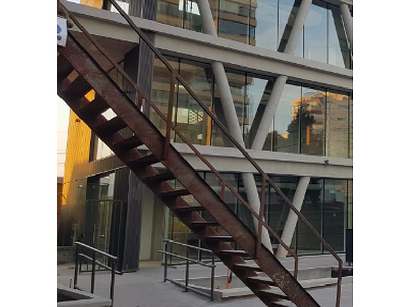 Escalera Metalica Bronce Chile