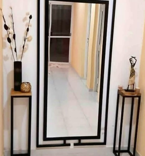 Espejo decorativo con muebles Chile